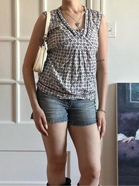 Size 36 Patterned Sandwich Brand Top